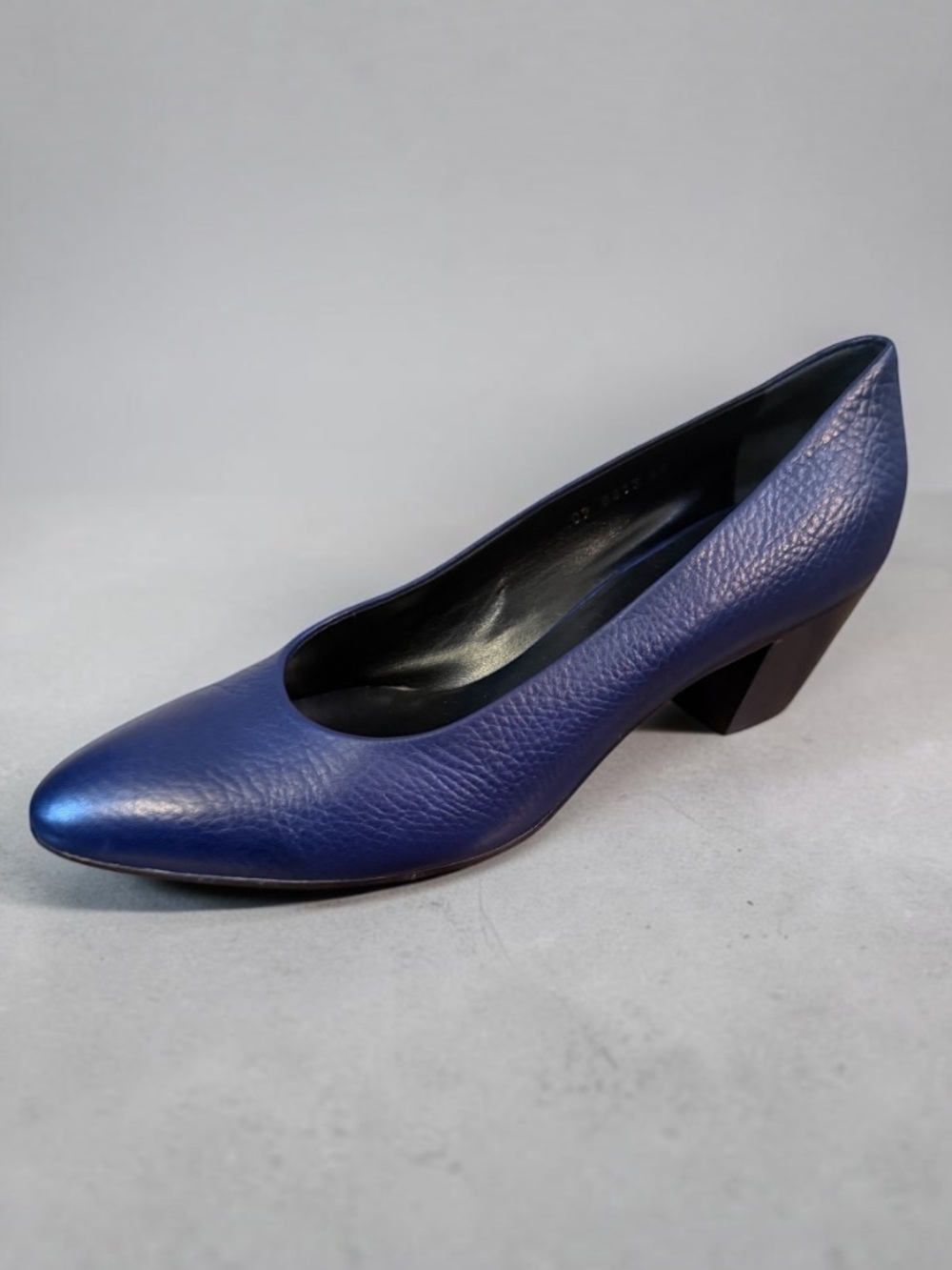WALTER STEIGER Classic Blue Heels Size 42